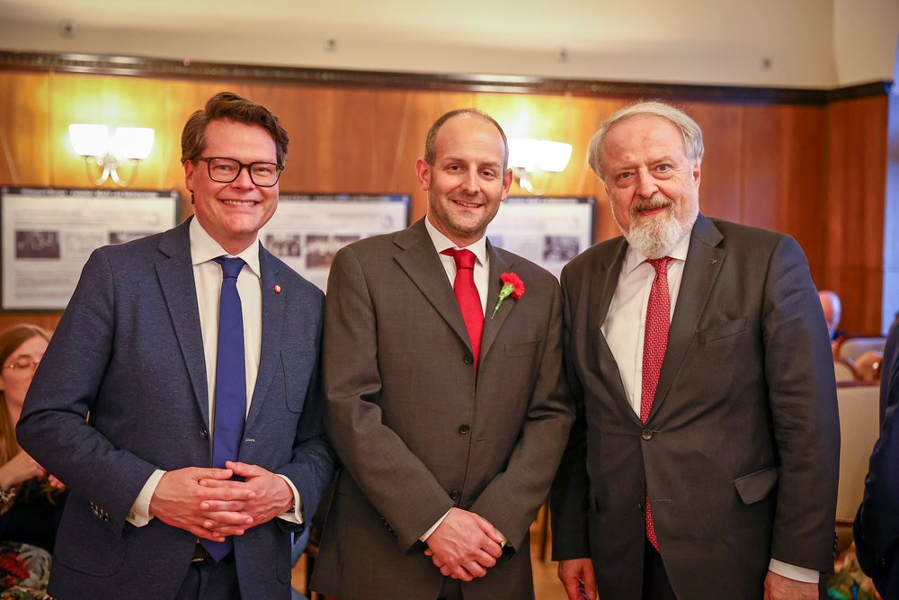 Stadtrat Jürgen Czernohorszky, Stv. Bezirksvorsteher Marcel Höckner und Gemeinderat Gerhard Schmid © Rene Wallentin