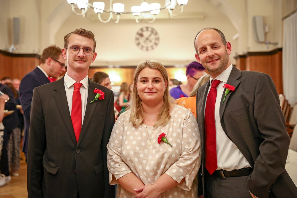 Klubvorsitzende-Stellvertreter Flavio Schily, Klubvorsitzende Katharina Mayer-Egerer, Bezirksvorsteherin-Stellvertreter Marcel Höckner © Rene Wallentin
