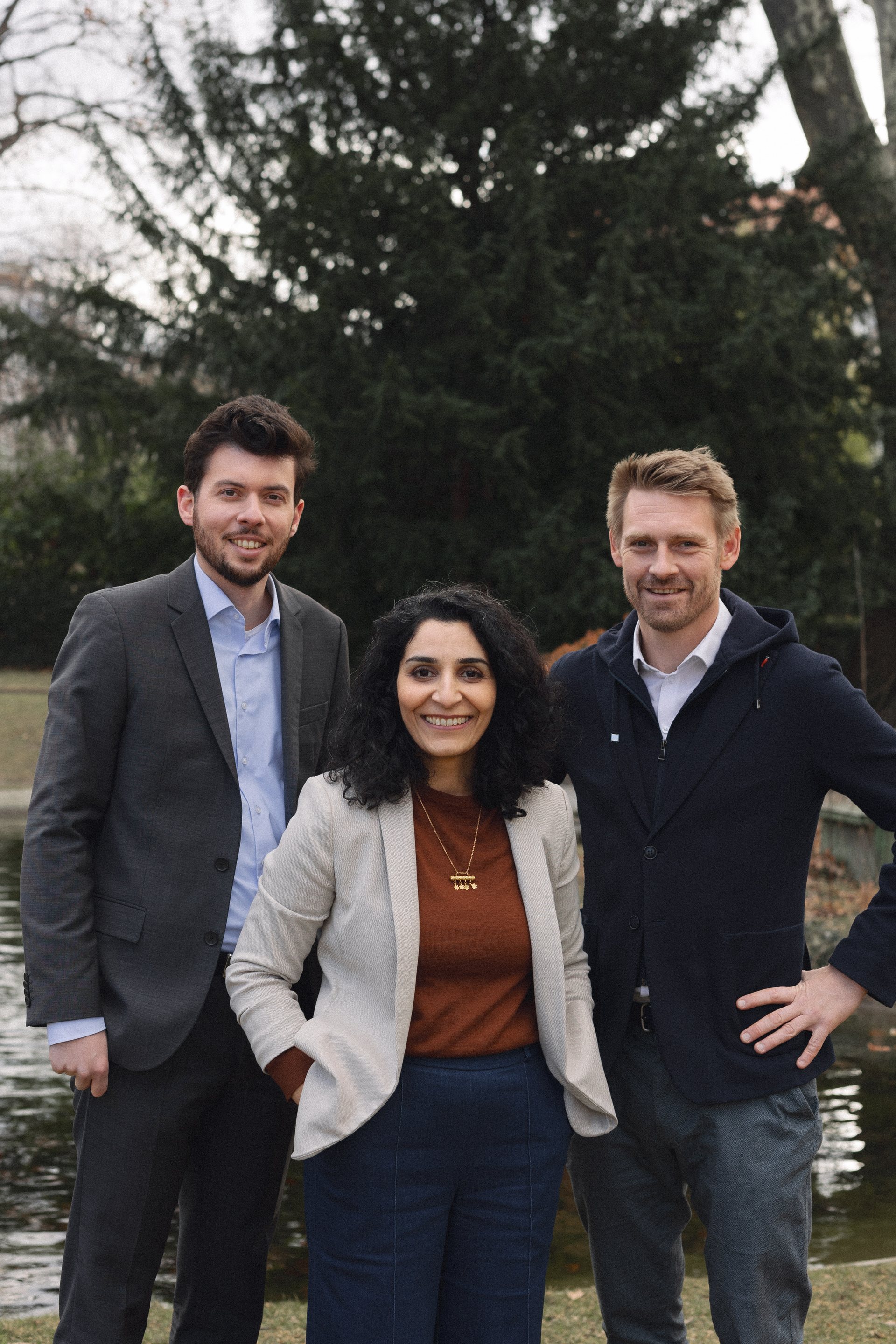 Auf dem Bild ist die Bezirksvorsteherin Saya Ahmad zu sehen, gemeinsam mit ihrem Stellvertreter Bundesparteisekretär Christian Sapetschnig sowie dem Alsergrunder Gemeinderat & Landtagsabgeordneten Marcus Gremel