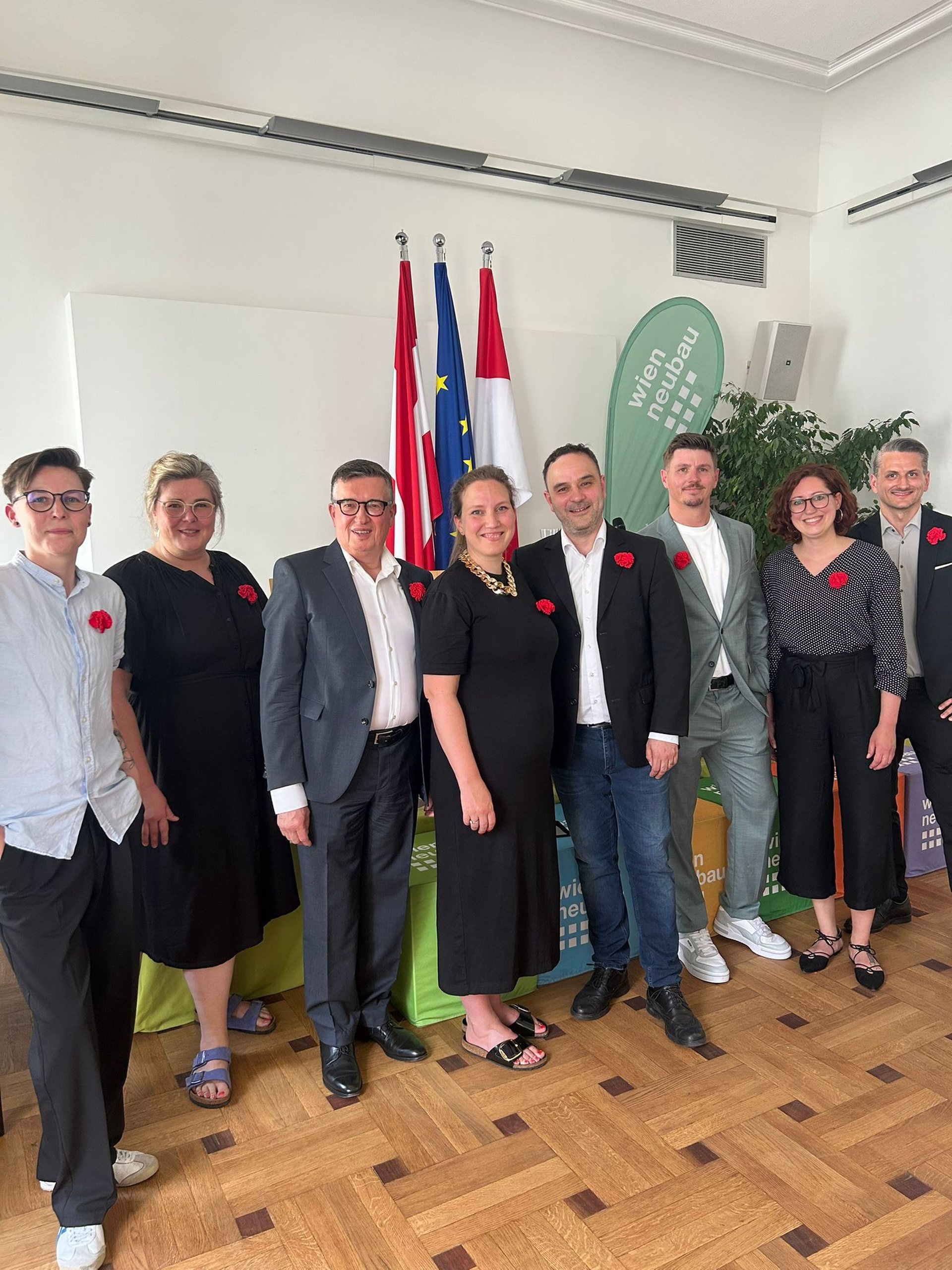 Die frisch angelobten Bezirksrät*innen der SPÖ Neubau Die frisch angelobten Bezirksrät*innen der SPÖ Neubau