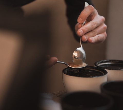 Öfferl - hausgerösteter Kaffee wird verkostet