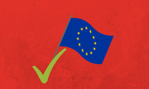 Auf dem Bild ist eine EU-Fahne zu sehen, sowie ein "Check"-Symbol.