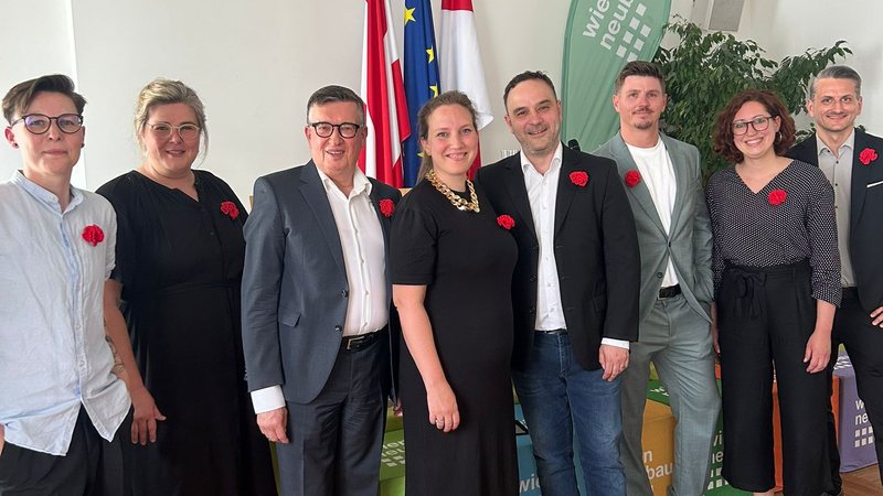 Die frisch angelobten Bezirksrät*innen der SPÖ Neubau Die frisch angelobten Bezirksrät*innen der SPÖ Neubau